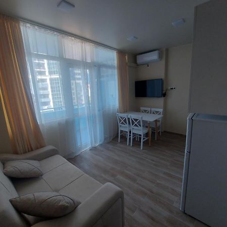 Andrew'S 2 Rooms Apartment In Batumi Ანდრიას 2 Ოთახიანი Აპარტამენტი Ბათუმში Exteriör bild