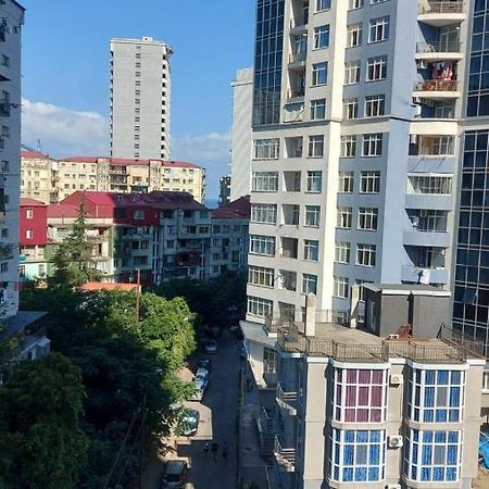 Andrew'S 2 Rooms Apartment In Batumi Ანდრიას 2 Ოთახიანი Აპარტამენტი Ბათუმში Exteriör bild