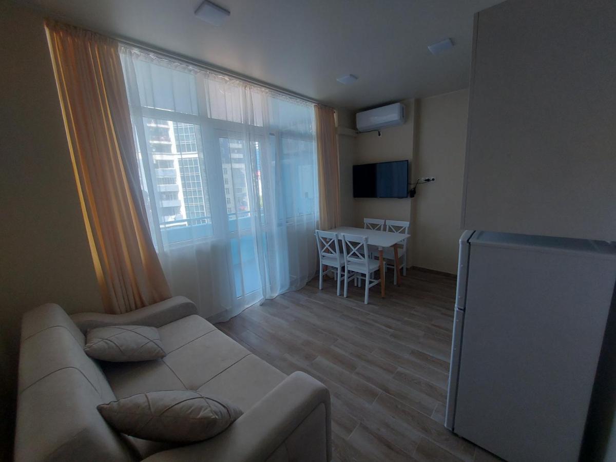 Andrew'S 2 Rooms Apartment In Batumi Ანდრიას 2 Ოთახიანი Აპარტამენტი Ბათუმში Exteriör bild