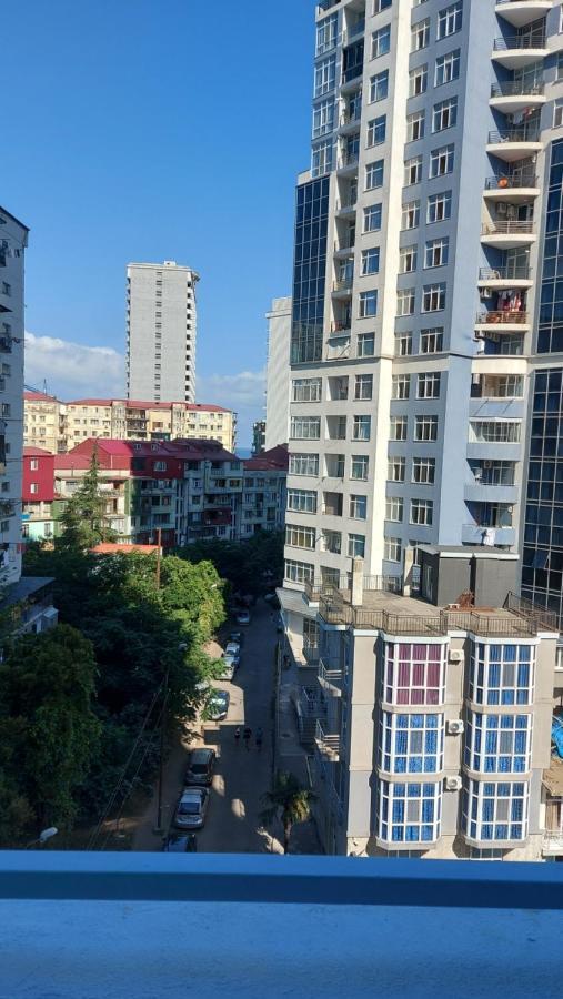 Andrew'S 2 Rooms Apartment In Batumi Ანდრიას 2 Ოთახიანი Აპარტამენტი Ბათუმში Exteriör bild